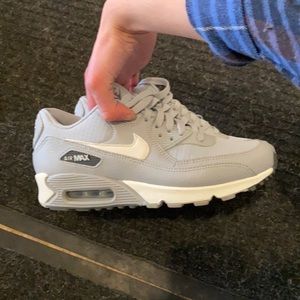 air max 90 almost brand new